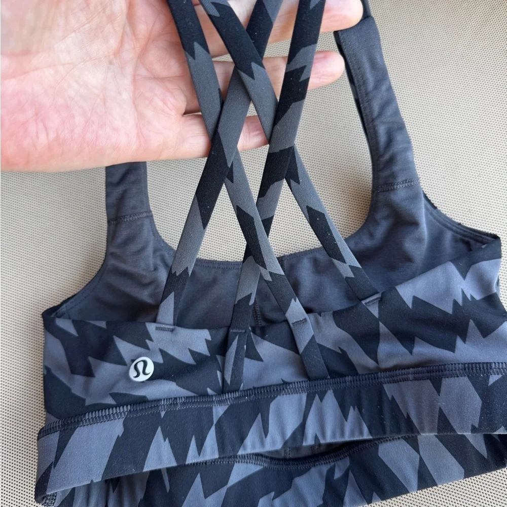 Lululemon Energy Bra Size 2 Voltage Graphite Grey Black